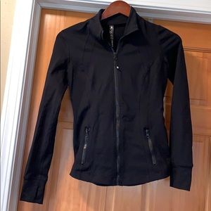 Fitted athletic jacket